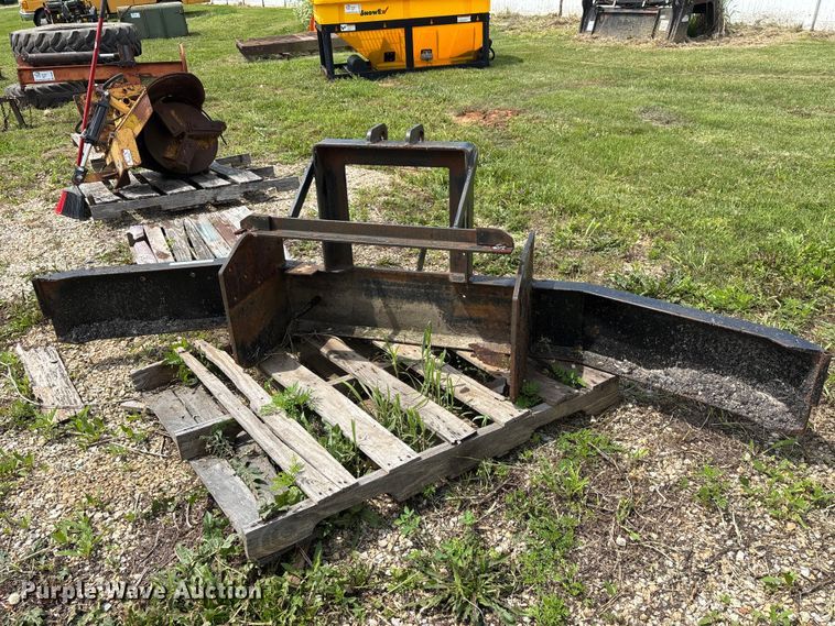 image for item DV4407 Lawn and garden equipment 