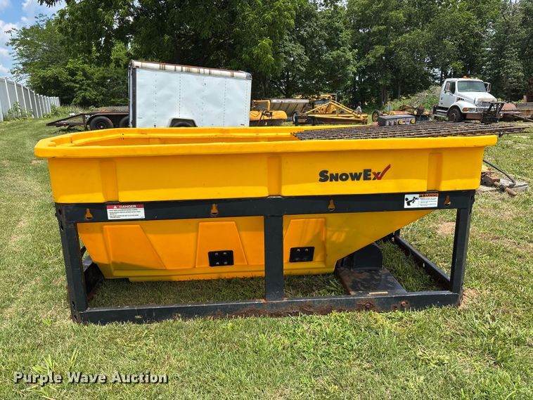 image for item DV4408 Snowed spreader