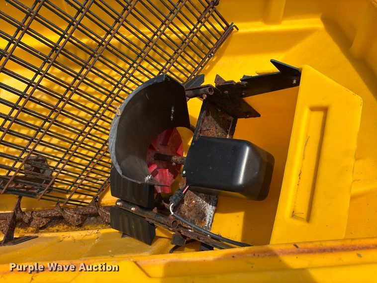 image for item DV4408 Snowed spreader