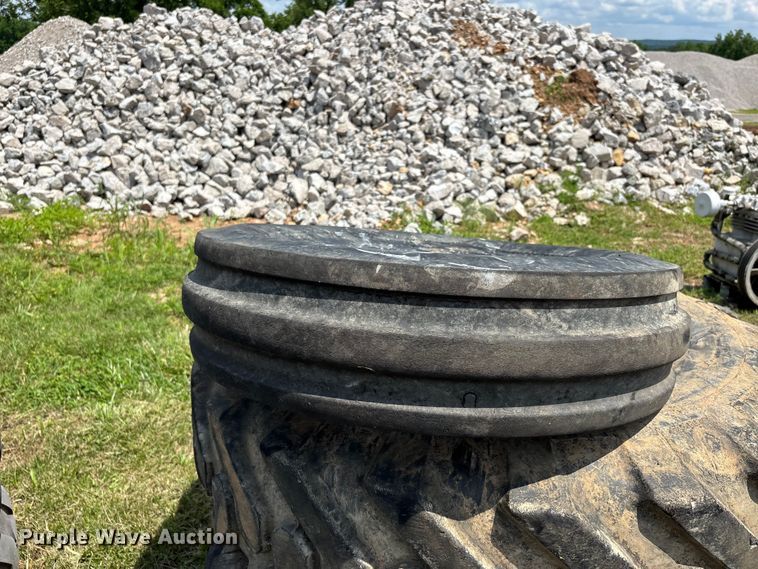 image for item DV4409 (12) tires