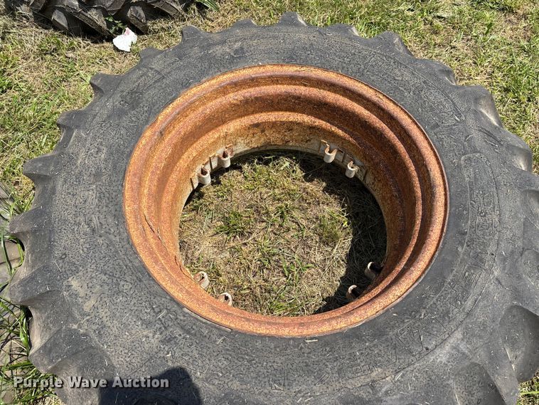 image for item DV4409 (12) tires