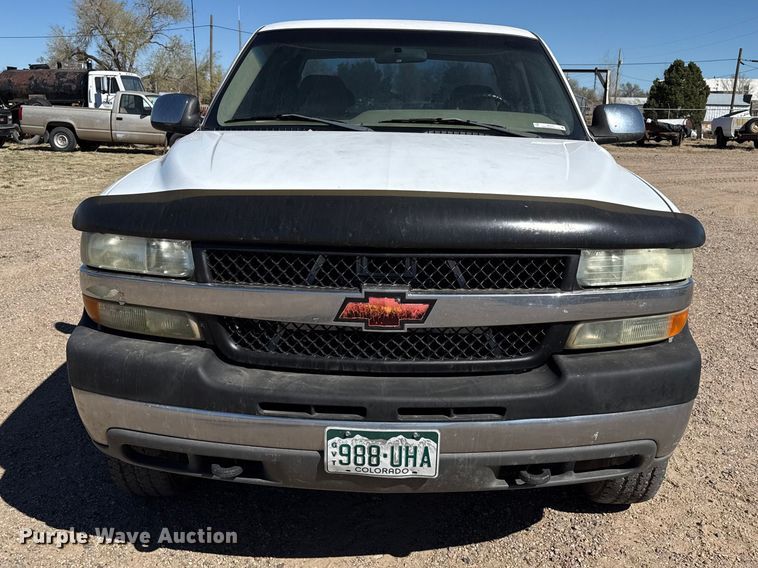image for item DZ5327 2002 Chevrolet Silverado 2500HD Ext. Cab pickup truck