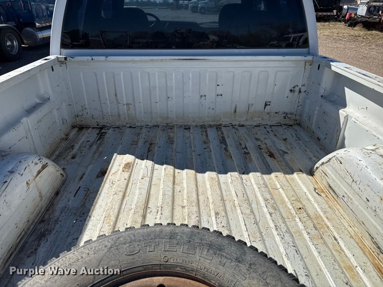 image for item DZ5327 2002 Chevrolet Silverado 2500HD Ext. Cab pickup truck