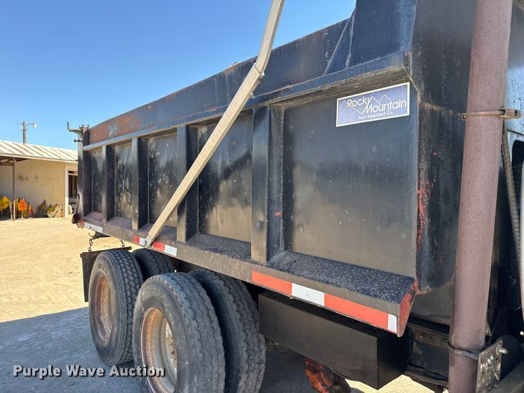 image for item DZ5339 1981 Mack R686ST dump truck