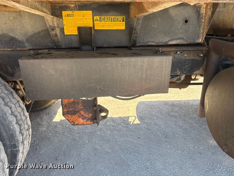 image for item DZ5339 1981 Mack R686ST dump truck