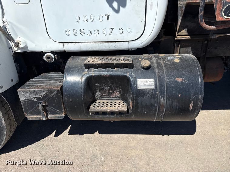 image for item DZ5339 1981 Mack R686ST dump truck