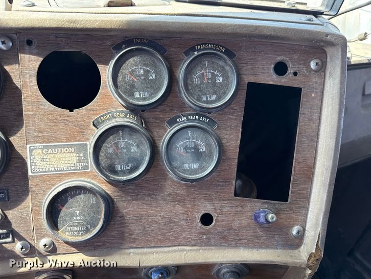 image for item DZ5339 1981 Mack R686ST dump truck