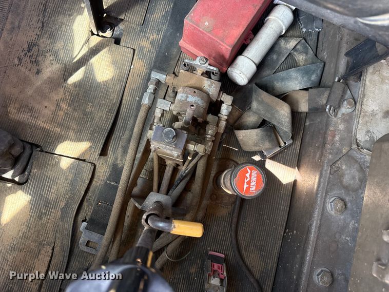 image for item DZ5339 1981 Mack R686ST dump truck