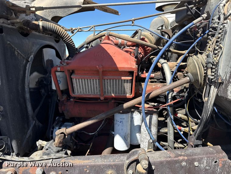 image for item DZ5339 1981 Mack R686ST dump truck