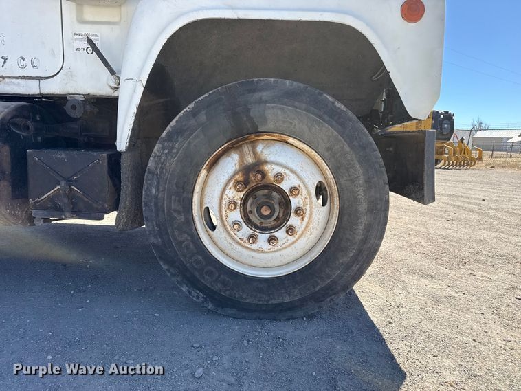 image for item DZ5339 1981 Mack R686ST dump truck