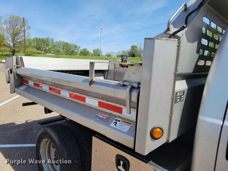image for item DZ7137 2012 Ford  F450 Super Duty dump truck