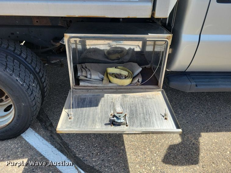image for item DZ7137 2012 Ford  F450 Super Duty dump truck