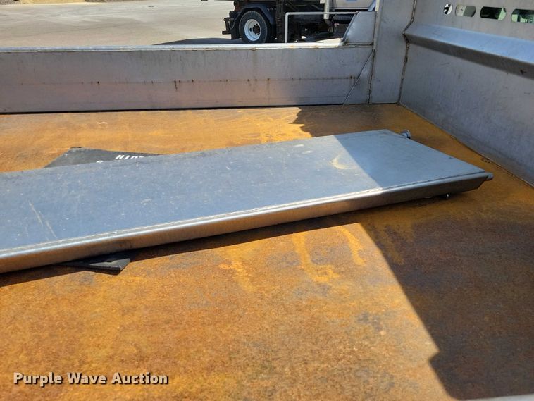image for item DZ7137 2012 Ford  F450 Super Duty dump truck
