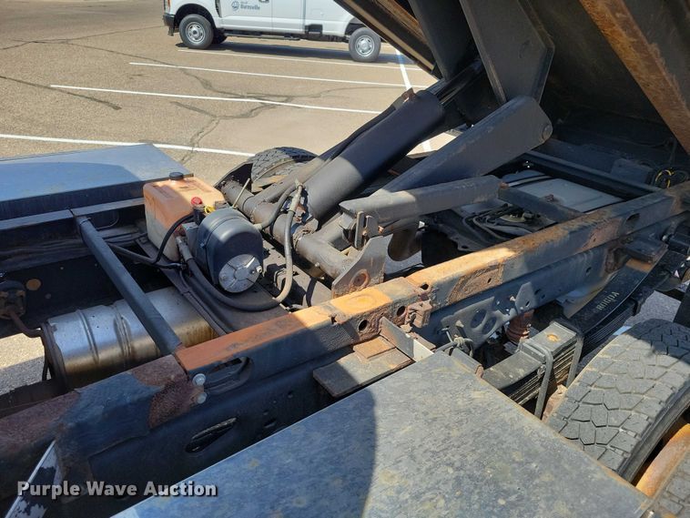 image for item DZ7137 2012 Ford  F450 Super Duty dump truck