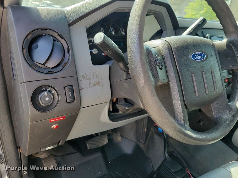 image for item DZ7137 2012 Ford  F450 Super Duty dump truck