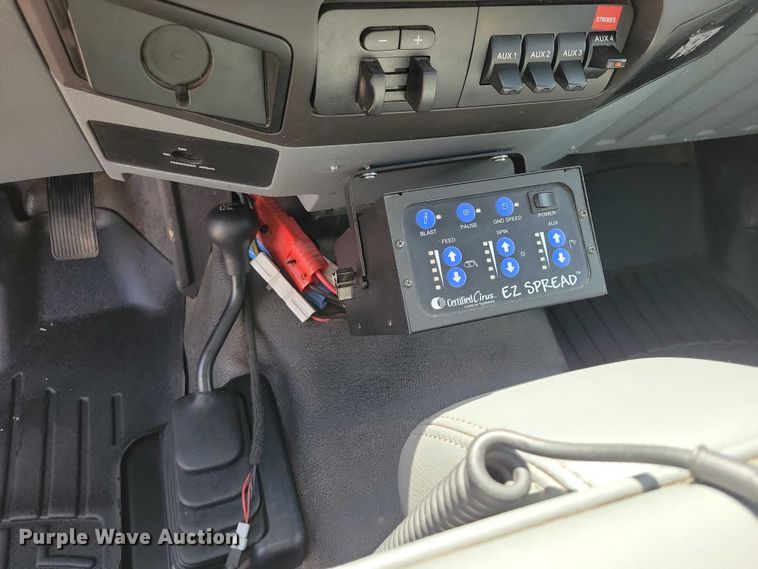 image for item DZ7137 2012 Ford  F450 Super Duty dump truck