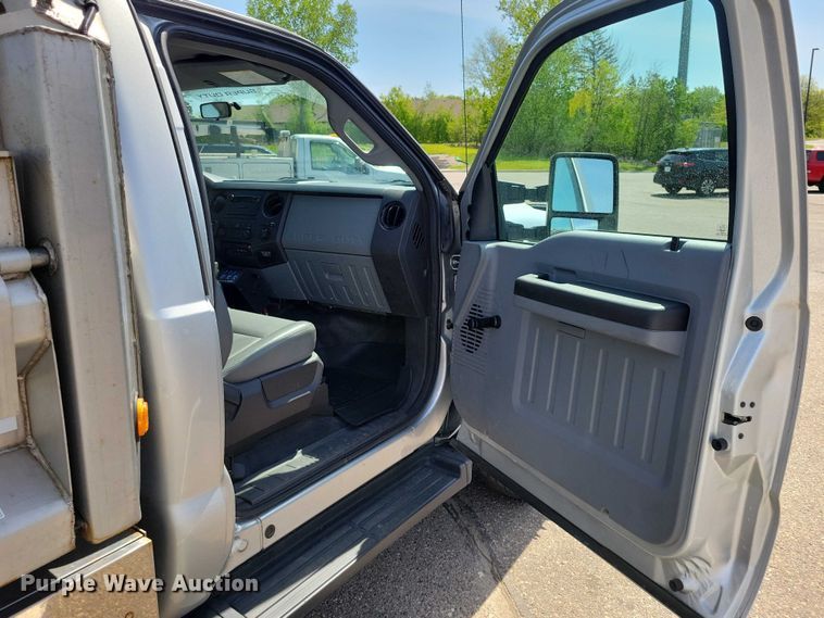 image for item DZ7137 2012 Ford  F450 Super Duty dump truck