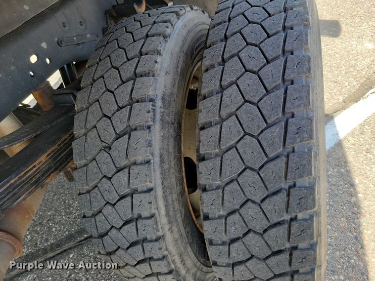 image for item DZ7137 2012 Ford  F450 Super Duty dump truck
