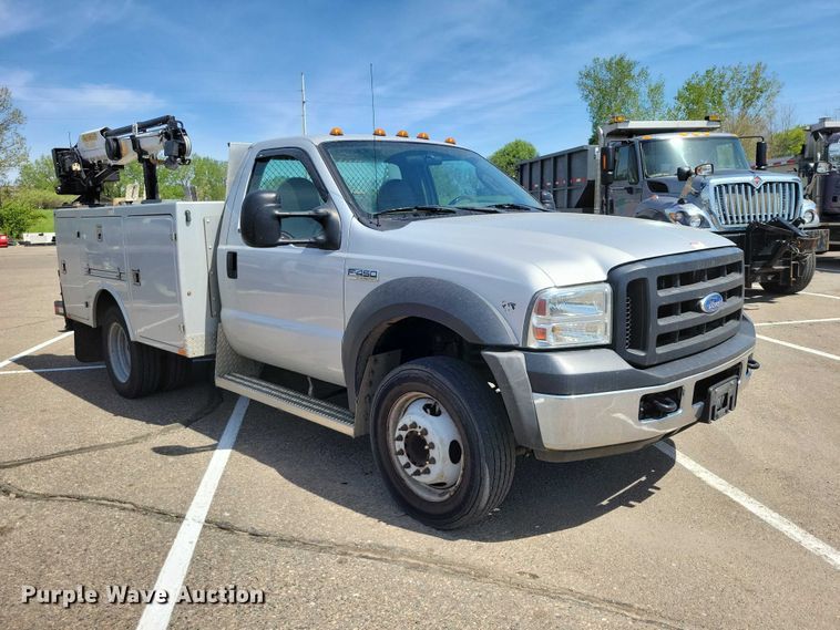 image for item DZ7138 2007 Ford F450 Super Duty utility / service truck