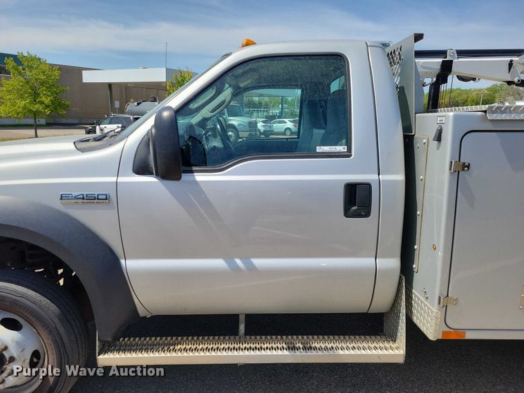 image for item DZ7138 2007 Ford F450 Super Duty utility / service truck