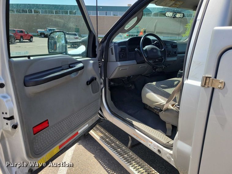 image for item DZ7138 2007 Ford F450 Super Duty utility / service truck