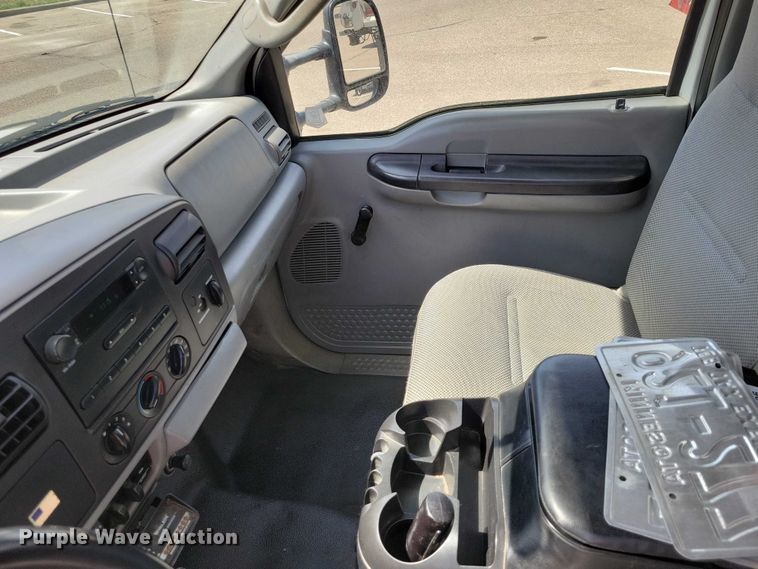image for item DZ7138 2007 Ford F450 Super Duty utility / service truck