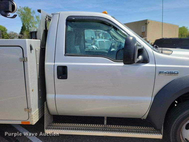 image for item DZ7138 2007 Ford F450 Super Duty utility / service truck