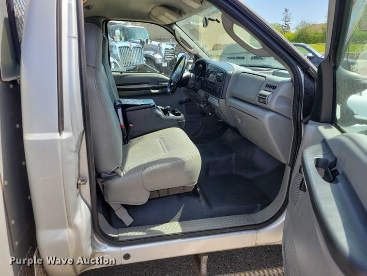 image for item DZ7138 2007 Ford F450 Super Duty utility / service truck