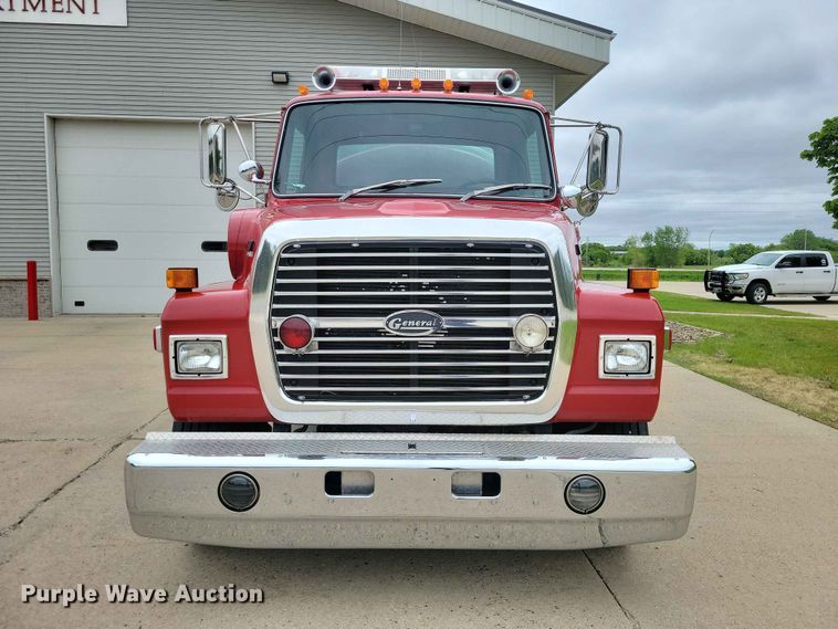 image for item DZ7147 1991 Ford L8000 tanker fire truck