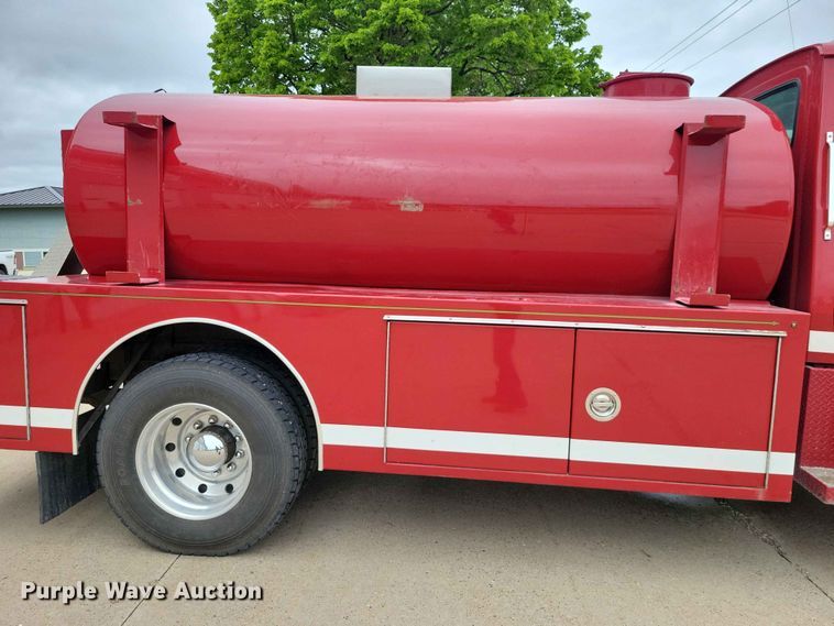 image for item DZ7147 1991 Ford L8000 tanker fire truck