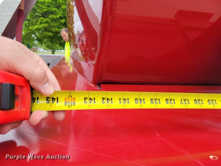 image for item DZ7147 1991 Ford L8000 tanker fire truck