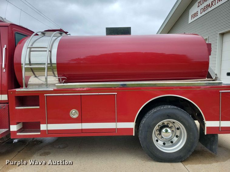 image for item DZ7147 1991 Ford L8000 tanker fire truck