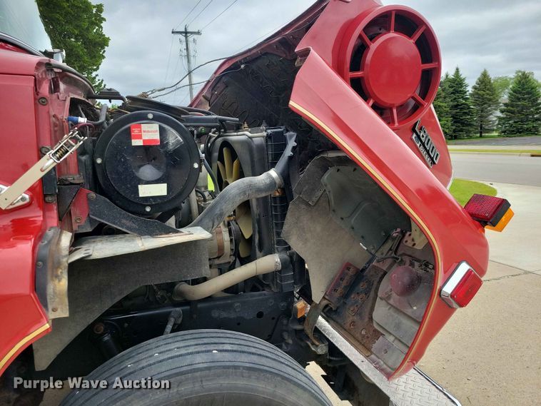 image for item DZ7147 1991 Ford L8000 tanker fire truck