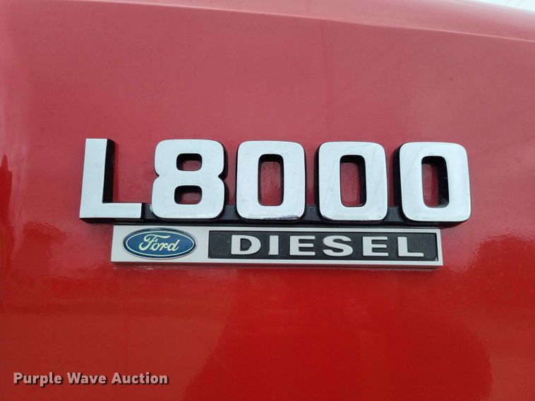 image for item DZ7147 1991 Ford L8000 tanker fire truck