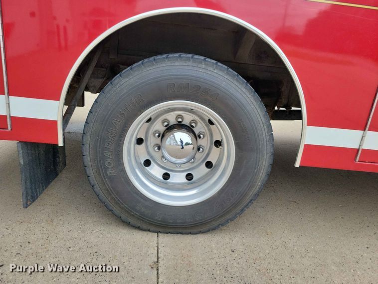 image for item DZ7147 1991 Ford L8000 tanker fire truck