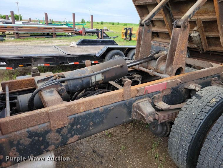 image for item DZ7163 1992 Chevrolet  Kodiak dump truck