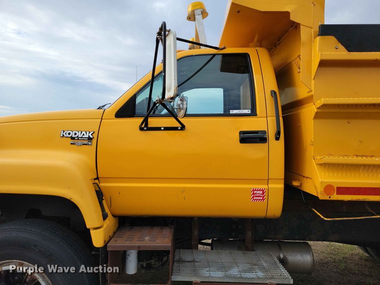 image for item DZ7163 1992 Chevrolet  Kodiak dump truck