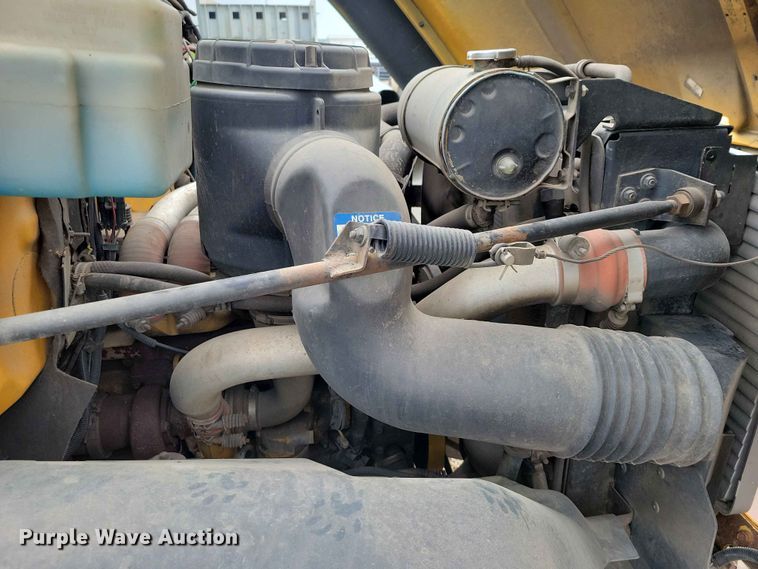 image for item DZ7163 1992 Chevrolet  Kodiak dump truck