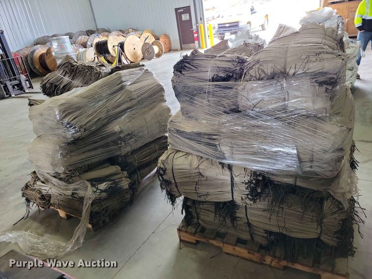 image for item DZ7165 (2) pallets of sand bags