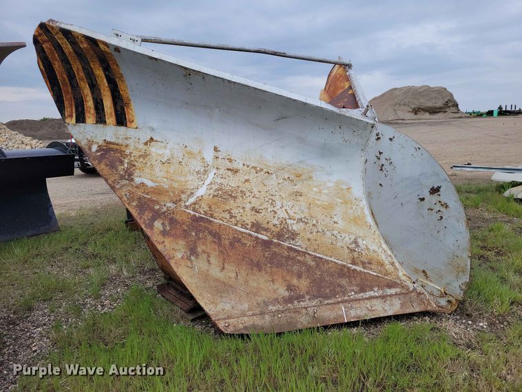 image for item DZ7175 V plow