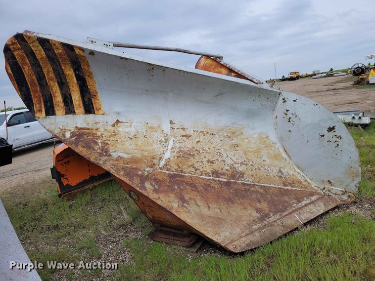 image for item DZ7175 V plow