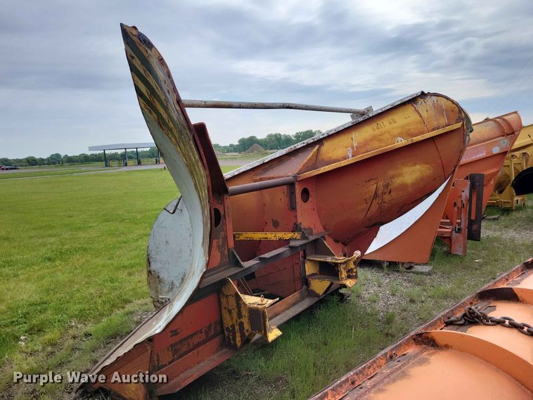 image for item DZ7175 V plow