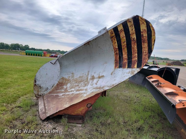 image for item DZ7175 V plow