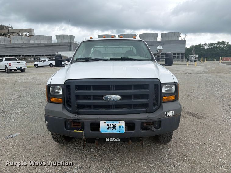image for item EA4928 2006 Ford F350 Super Duty Ext. Cab pickup truck