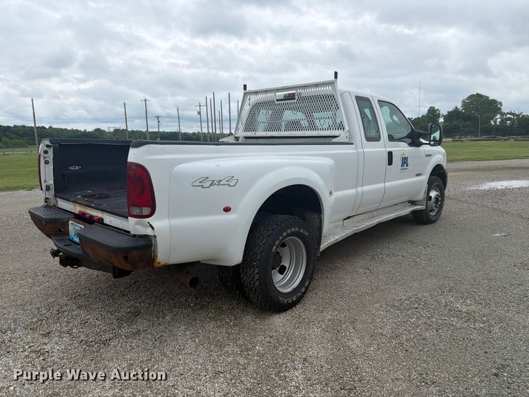 image for item EA4928 2006 Ford F350 Super Duty Ext. Cab pickup truck