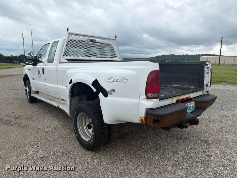 image for item EA4928 2006 Ford F350 Super Duty Ext. Cab pickup truck