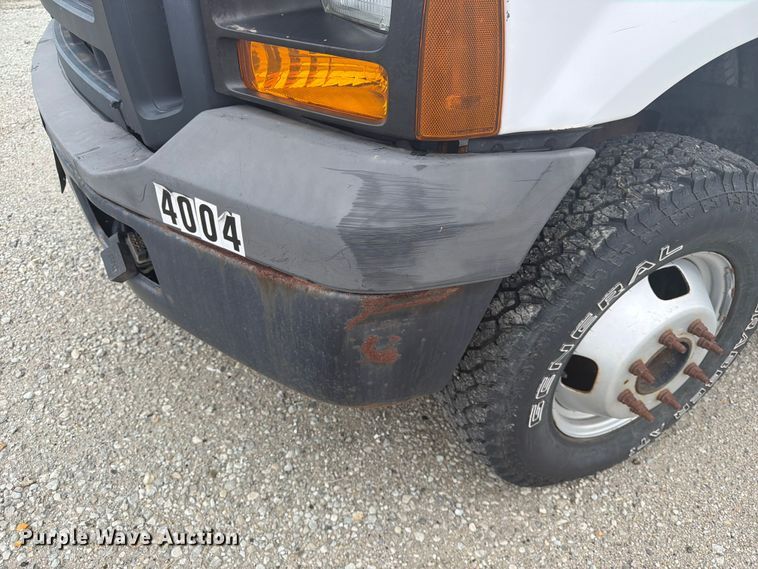 image for item EA4928 2006 Ford F350 Super Duty Ext. Cab pickup truck
