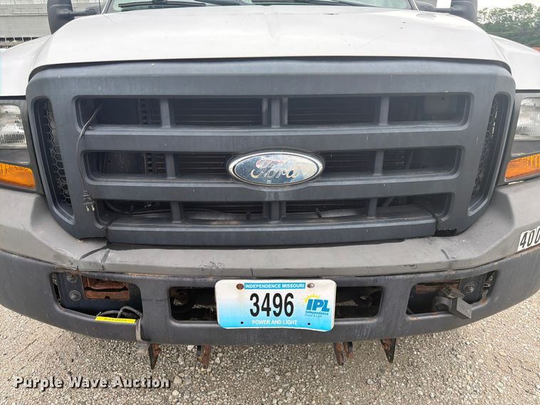image for item EA4928 2006 Ford F350 Super Duty Ext. Cab pickup truck