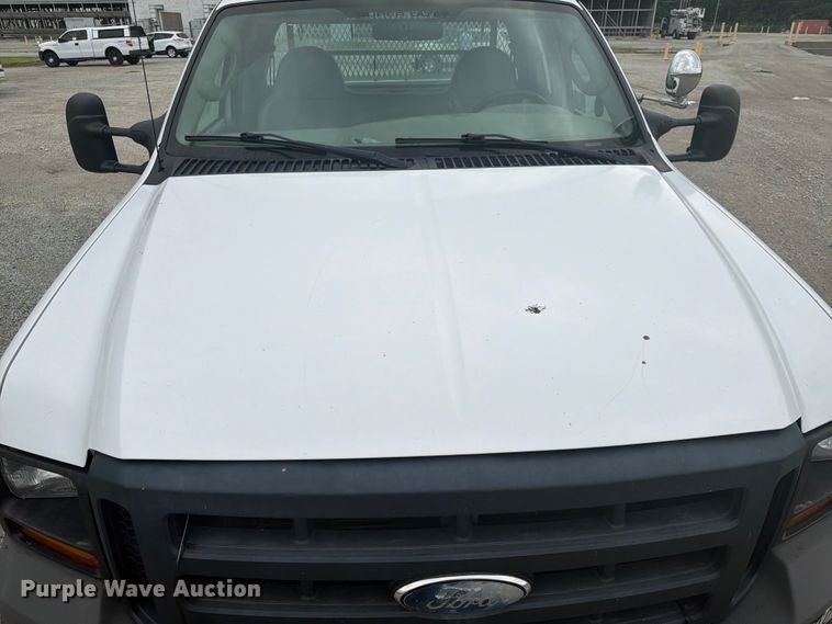 image for item EA4928 2006 Ford F350 Super Duty Ext. Cab pickup truck