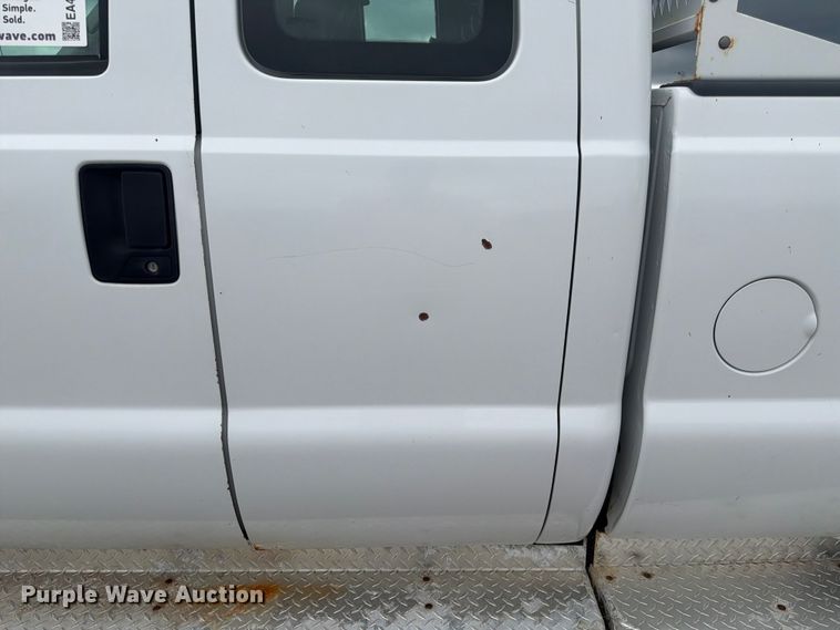 image for item EA4928 2006 Ford F350 Super Duty Ext. Cab pickup truck
